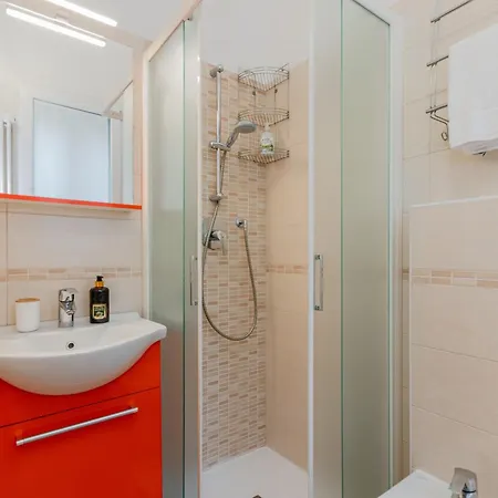 Barbara's Venetian Dream Comfort And Relax With Parking Apartment