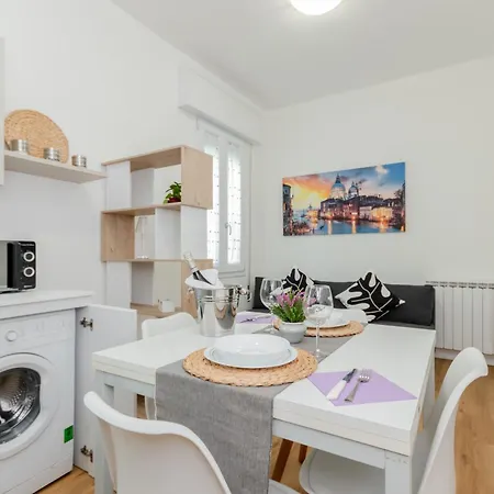 Barbara's Venetian Dream Comfort And Relax With Parking Apartment