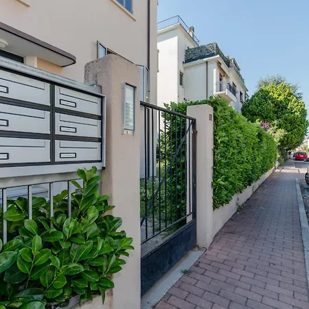 Lägenhet Guesthost - Casa Barbara A 15 Min Da Venezia Con Parcheggio *