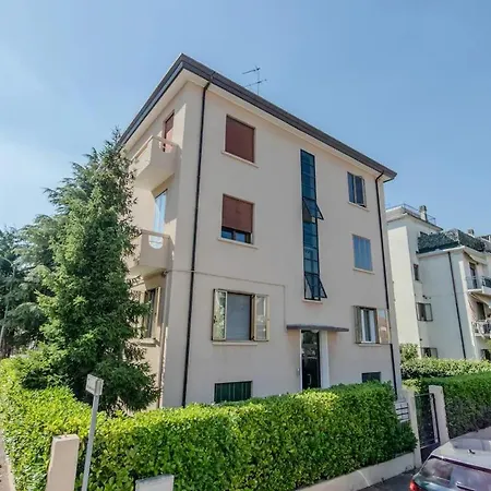 Lägenhet Guesthost - Casa Barbara A 15 Min Da Venezia Con Parcheggio