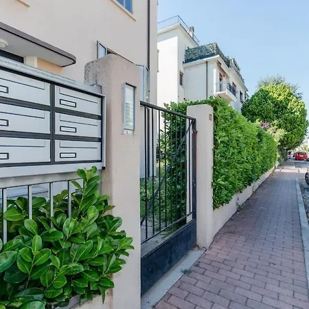 Lägenhet Guesthost - Casa Barbara A 15 Min Da Venezia Con Parcheggio *