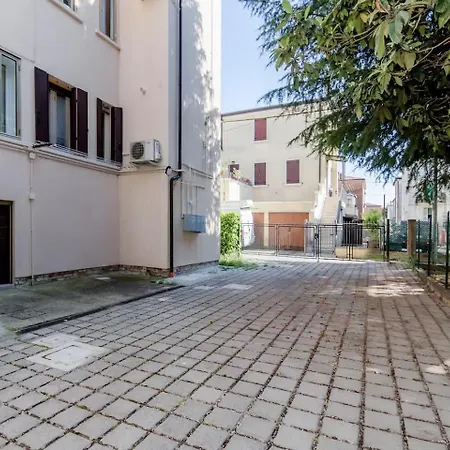 Lägenhet Guesthost - Casa Barbara A 15 Min Da Venezia Con Parcheggio Mestre